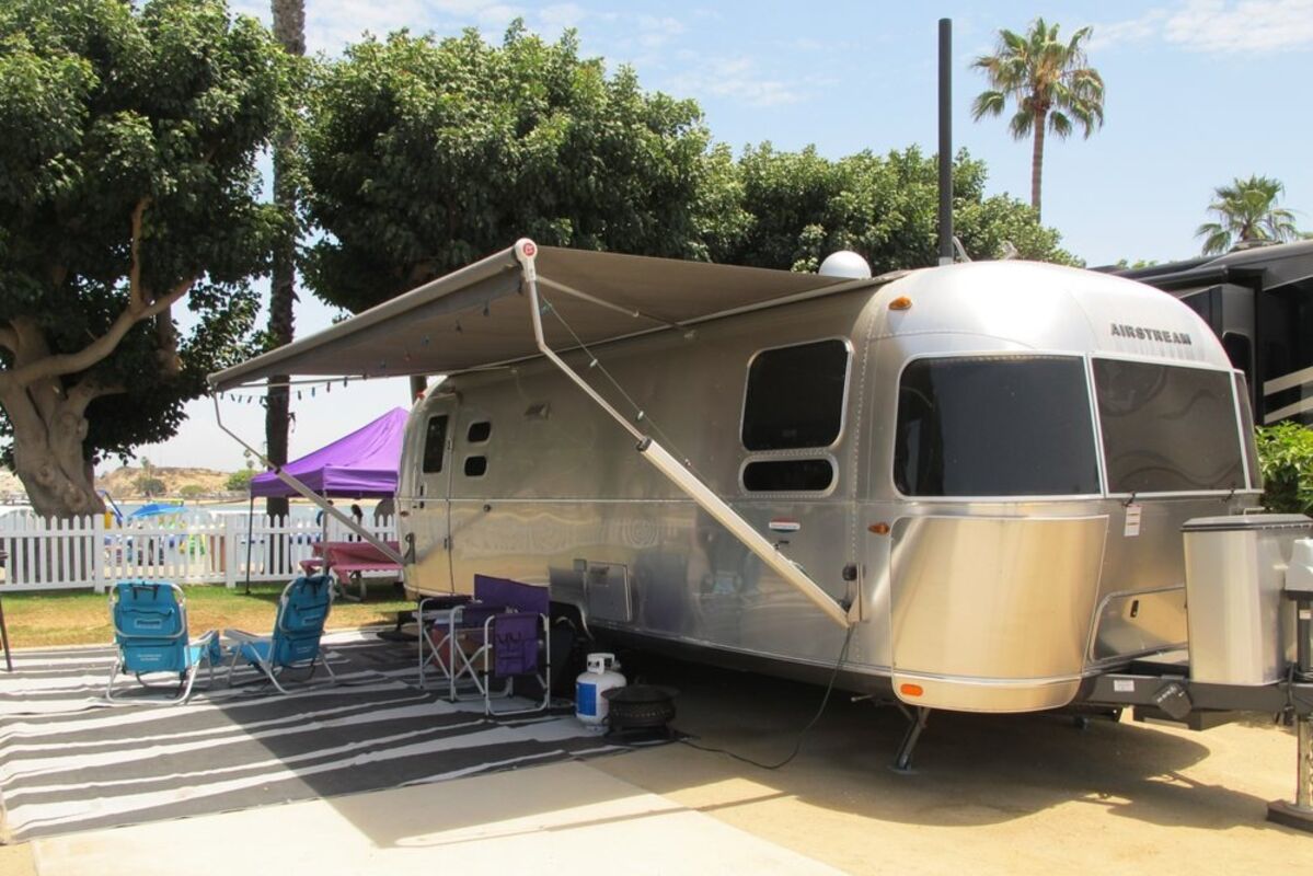 Airstream%20RV%20at%20a%20campsite