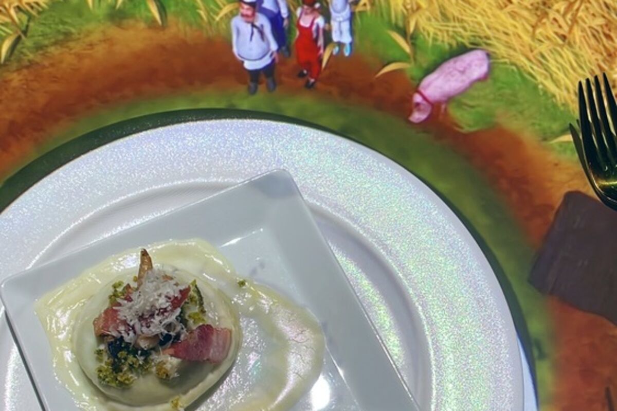 A%20ravioli%20and%203D%20animation%20of%20a%20little%20chef%20and%20an%20pig%20in%20a%20wheat%20field%2E