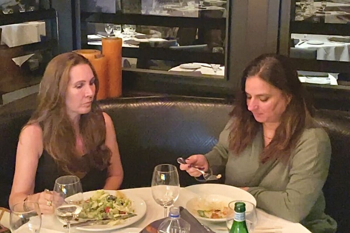 2%20women%20enjoy%20lunch%20at%20Ocean%20Prime%20Beverly%20Hills%20restaurant%2E