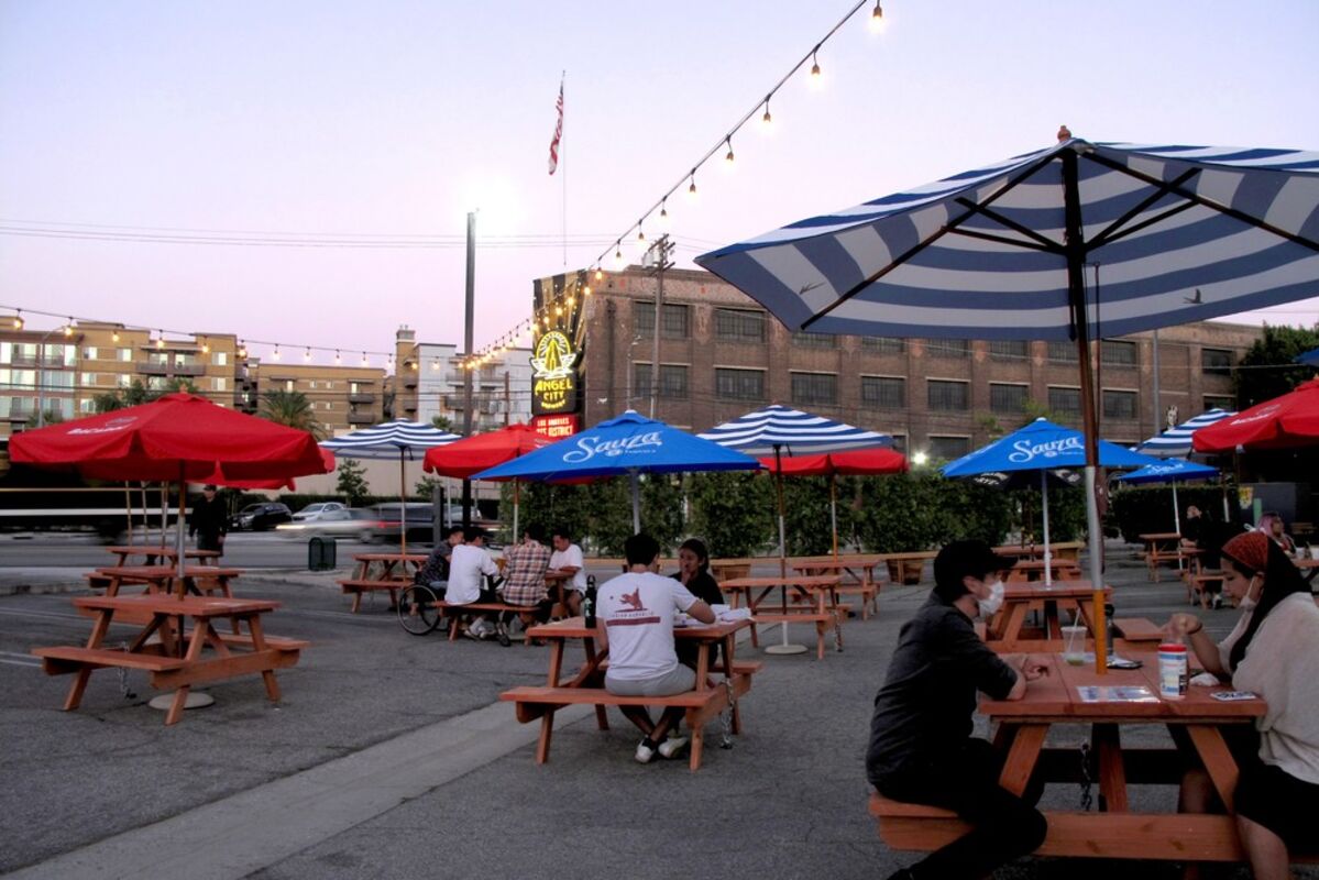 Patio%20dining%2C%20Honda%20Plaza%2C%20Little%20Tokyo%2C%20Christine%20Oiwake
